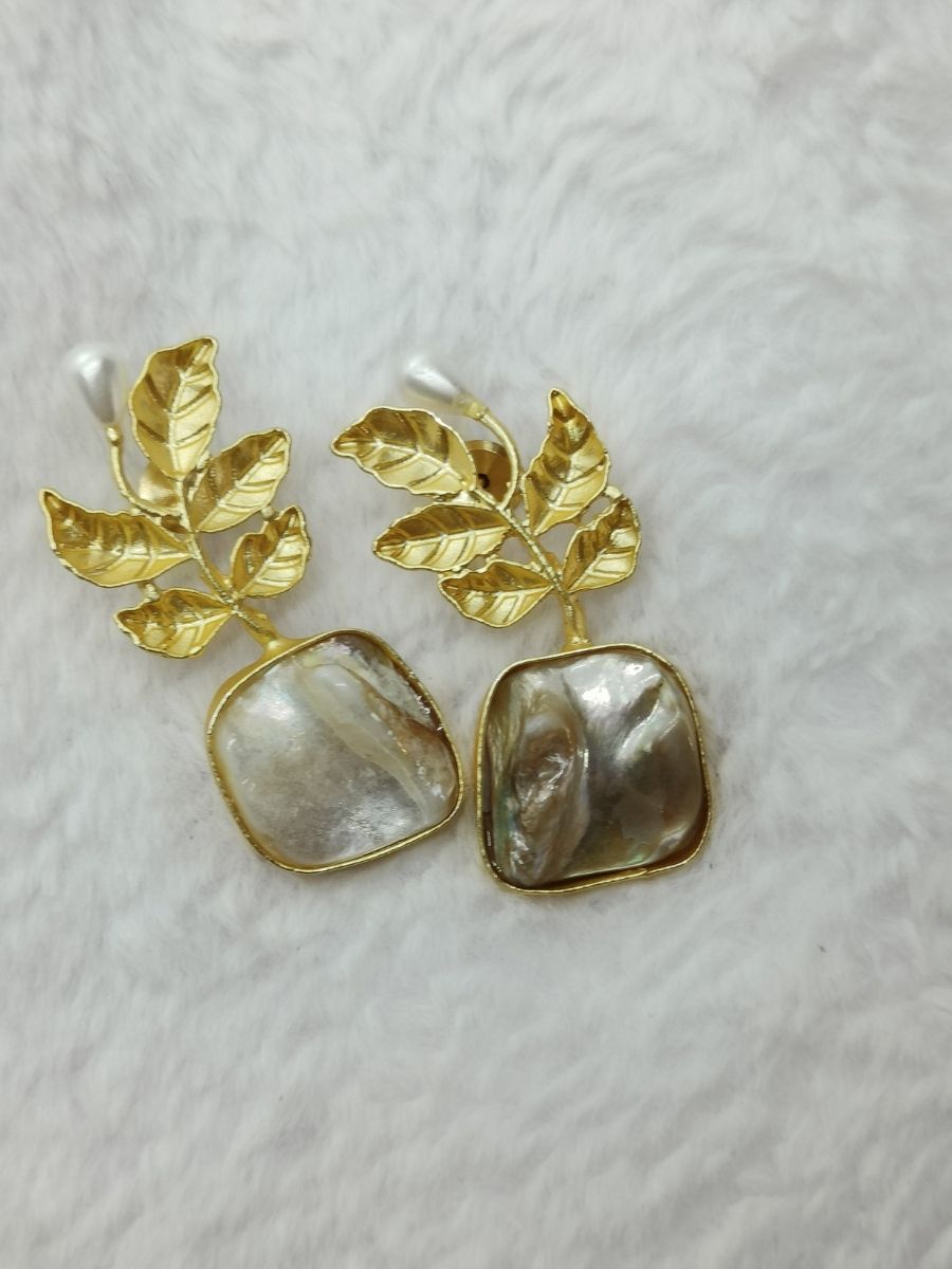 16-3.jpg Mother of Pearl Earring - Image 1
