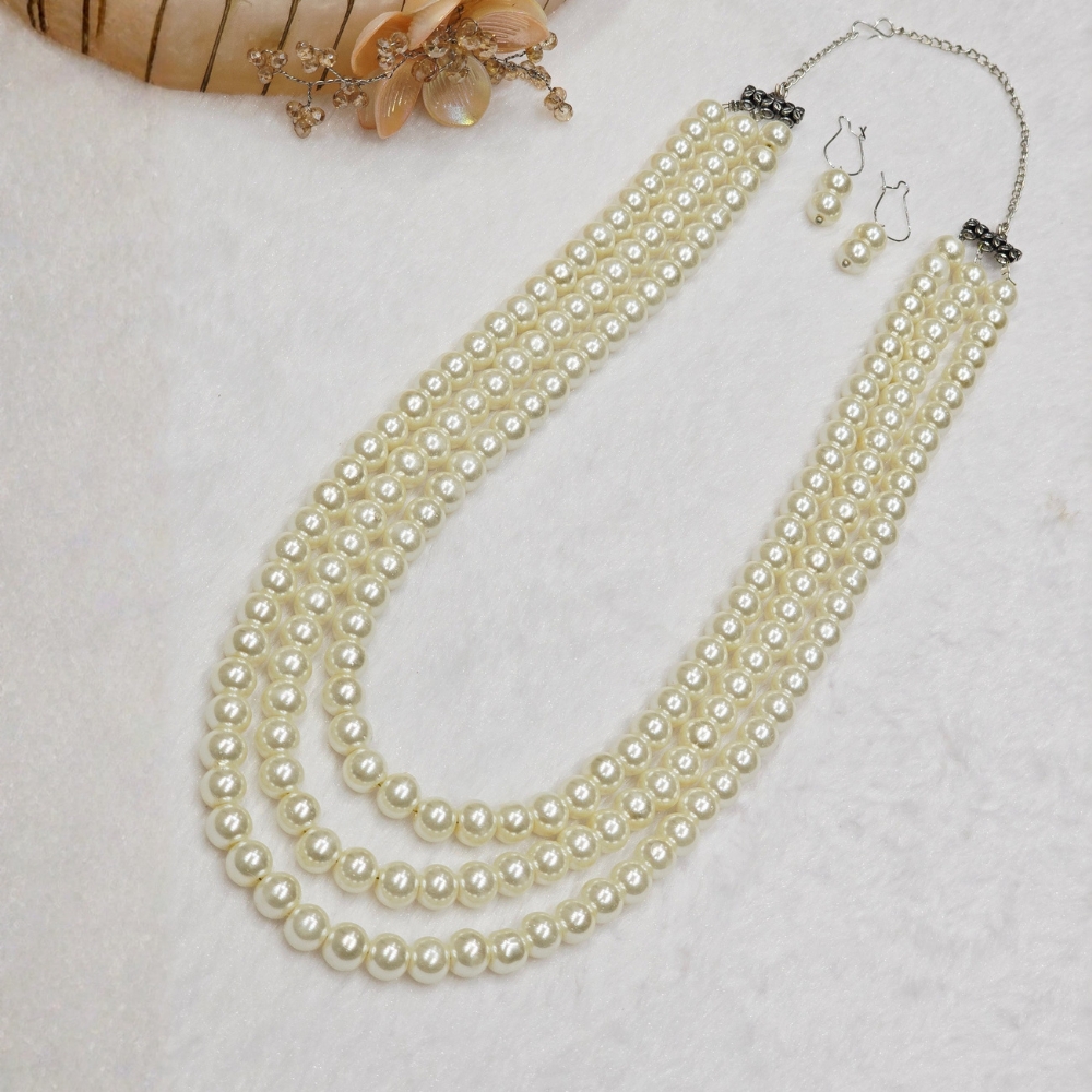 3-73.jpg Shell Pearl Necklace - Image 1