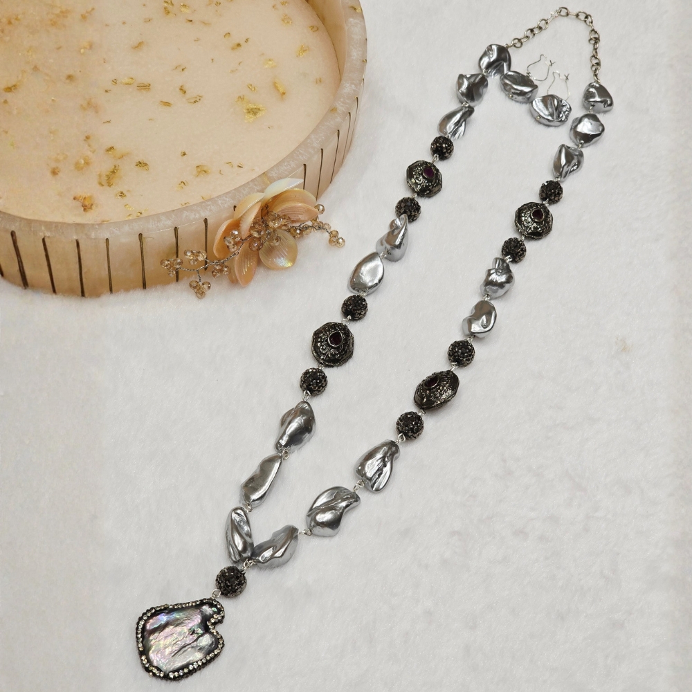 4-4-1.jpg Fresh Water Pearl Necklace - Image 1